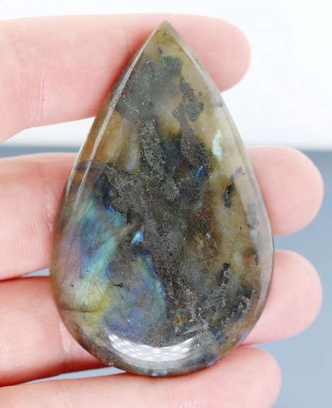 Flashing! 132.50ct Labradorite cabochon