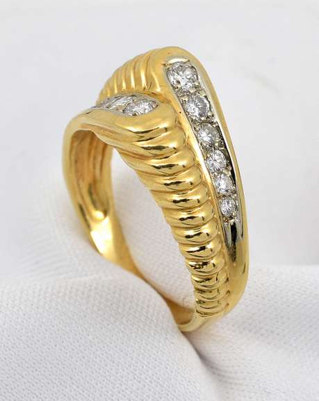 Stylish Ring Looking Like 2 Diamond Rings