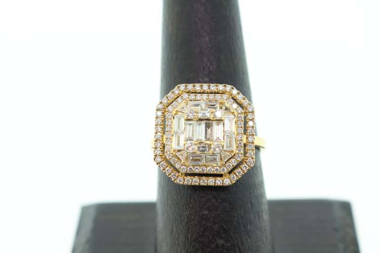 Glamorous 18kt Yellow Gold Diamond Ring