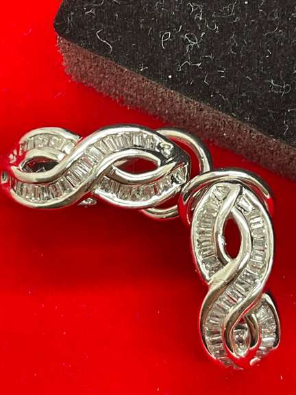 BRAND NEW 14K WHITE GOLD AND DIAMOND EARRINGS.