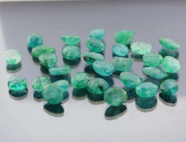 Heavy 236ct collection of Emeralds