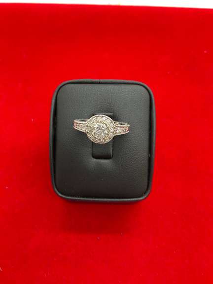 CERTIFIED LADIES 14K WHITE GOLD AND DIAMOND RING