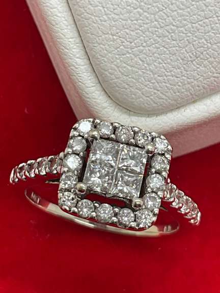 CERTIFIED LADIES 14K WHITE GOLD AND DIAMOND RING