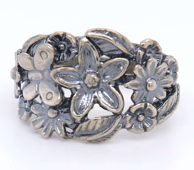 Vintage 925 Sterling Silver Floral Ring