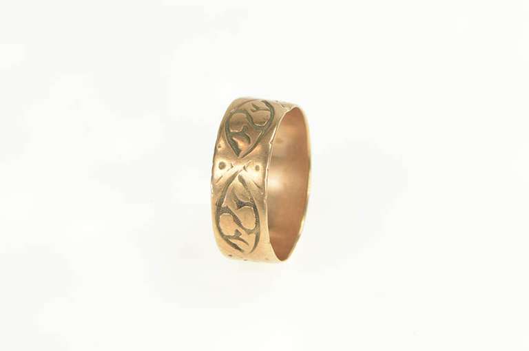 10K Yellow Gold 7.6mm Victorian Floral Rose Pattern Band Ring