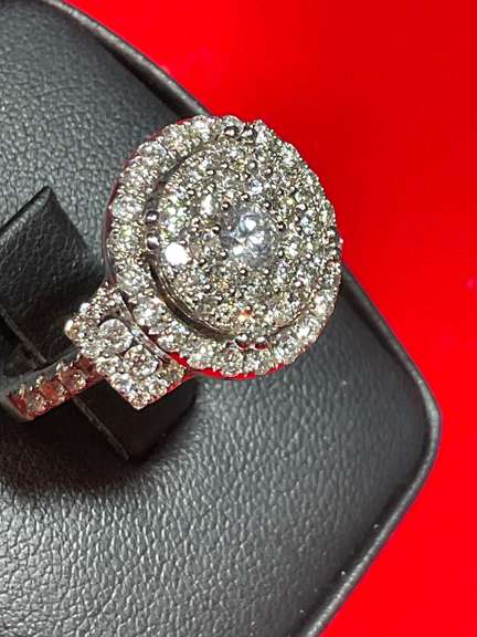 CERTIFIED 14K WHITE GOLD AND DIAMOND RING