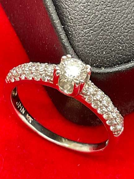 CERTIFIED LADIES 14K WHITE GOLD AND DIAMOND RING