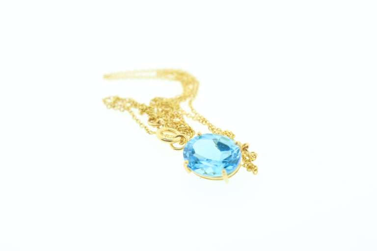 14kt Yellow Gold & Blue Topaz Pendant Necklace
