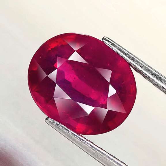 Stunning 3.55ct reddish pink Ruby