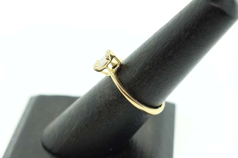 Eye-Pleasing 18kt Yellow Gold Oval Shaped Diamond Ring