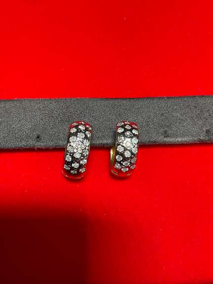 14K GOLD AND DIAMOND LOOP EARRINGS.