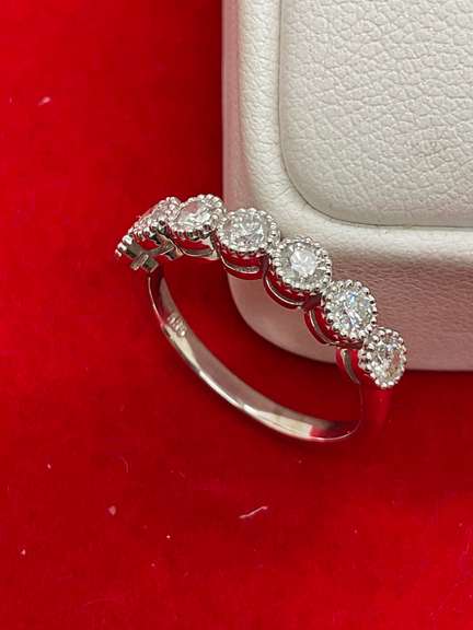 CERTIFIED LADIES 14K WHITE GOLD AND DIAMOND BAND