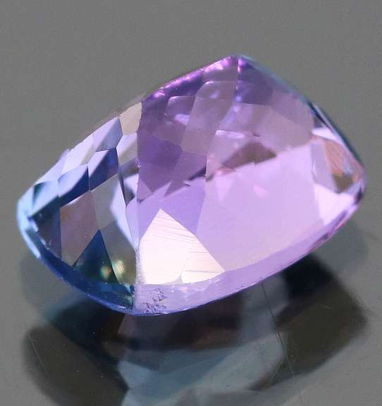 Show stopping 2.83ct blue violet eye clean Tanzanite