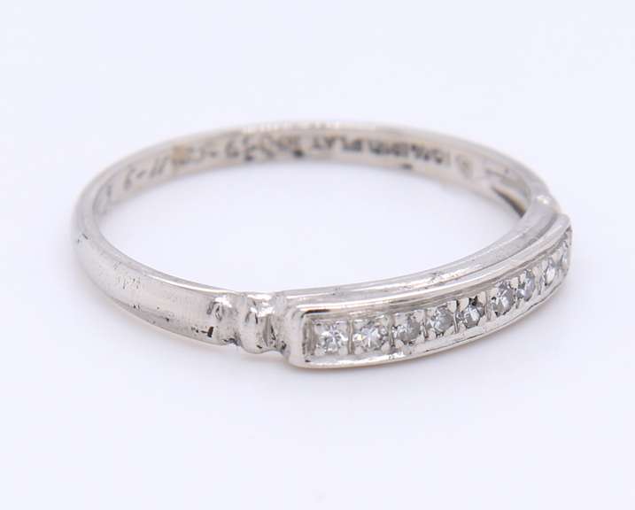 Vintage Platinum approximate 0.50ctw Diamond Band