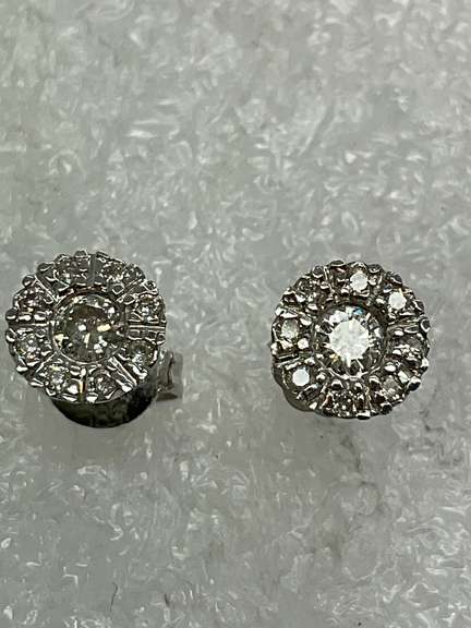 14K WHITE GOLD DIAMOND STUDS