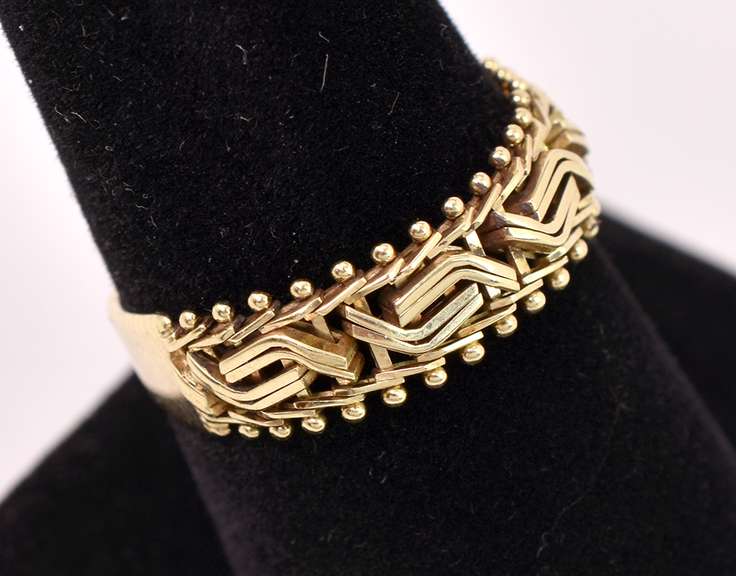 Spectacular Imperial Gold Ring in 14K Yellow Gold