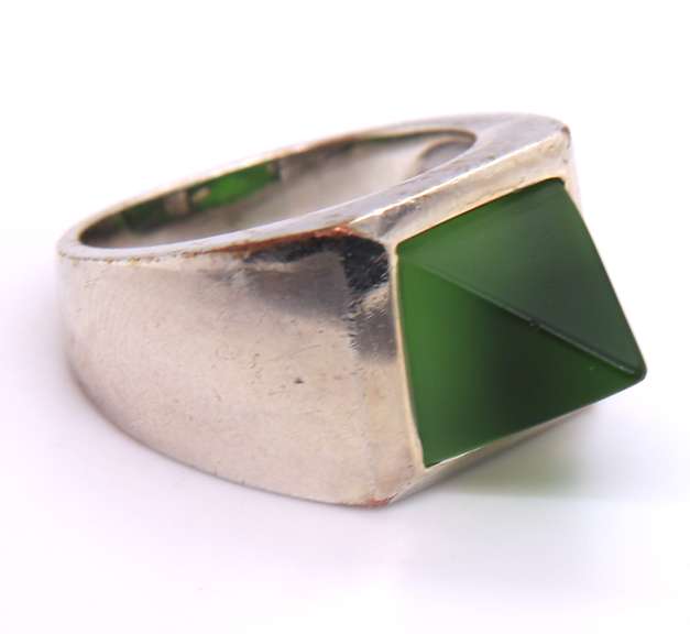 Eddie Borgo Green Stone Pyramid Ring