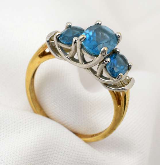 Stylish Ring with 3 Oval Blue Topaz
