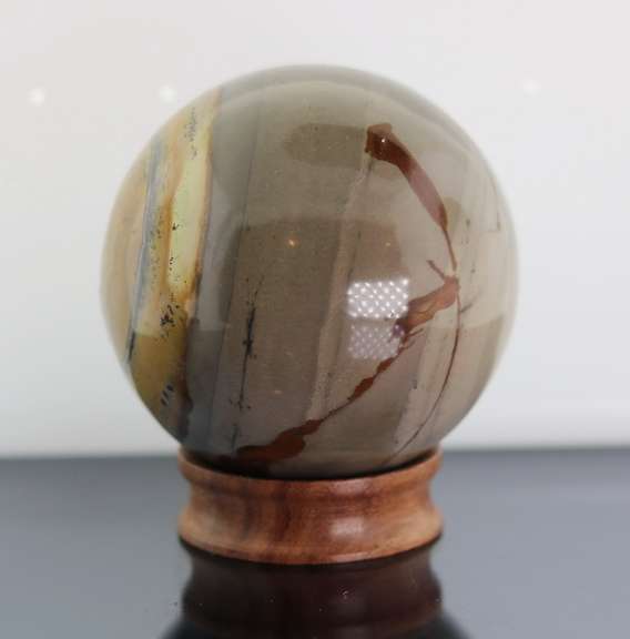 Stunning 1,273ct all natural layered Agate