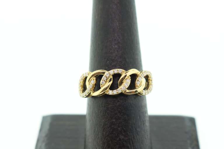 Glitzy 18k Yellow Gold Chain Ring with Diamonds