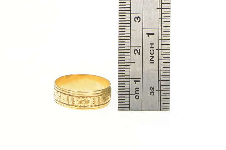 18K Yellow Gold 1950's 6.4mm Floral Pattern Statement Band Ring