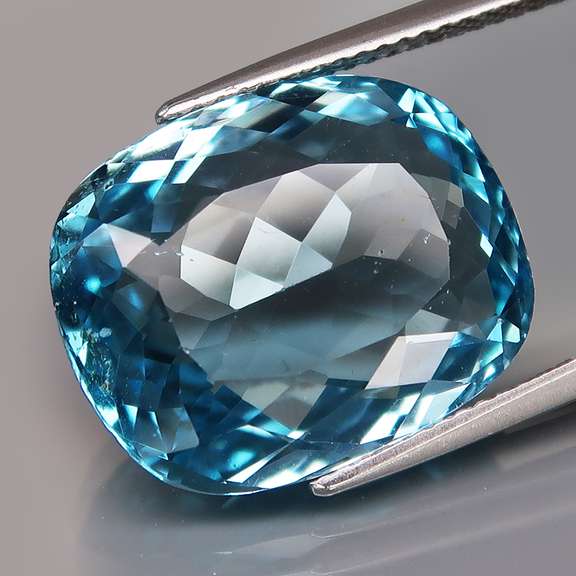 Large 17.91ct top Swiss blue Topaz
