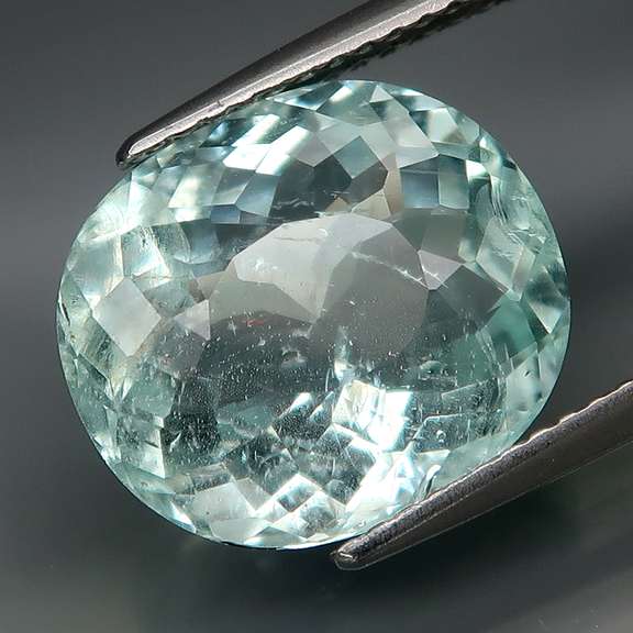 Sparkling ice blue 6ct Aquamarine