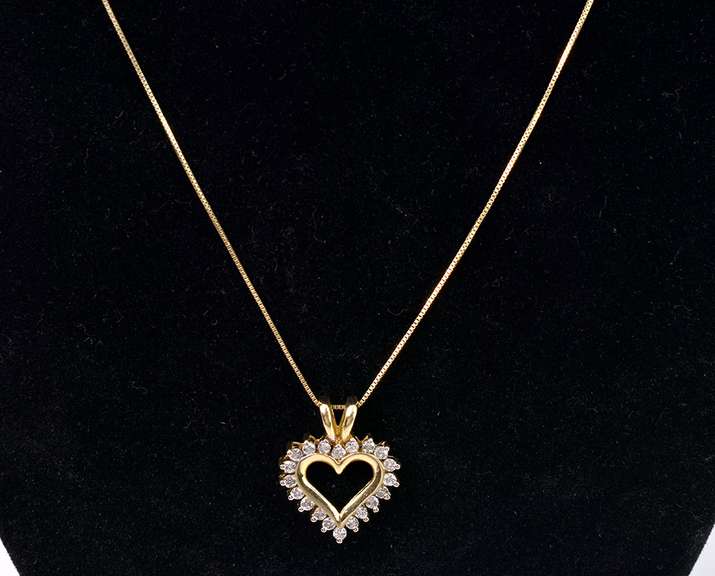 Dazzling Diamond Heart Pendant Necklace in 14K Yellow Gold
