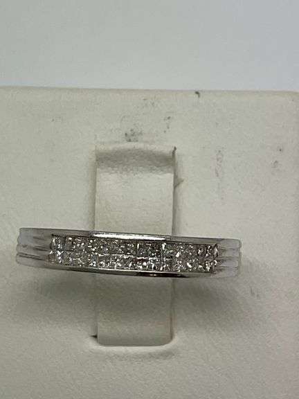 BRAND NEW 14K WHITE GOLD AND DIAMOND BAND