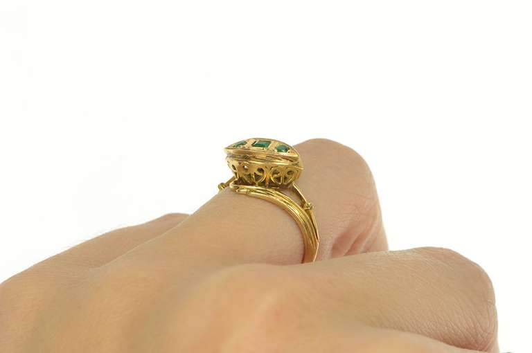 14K Yellow Gold 1950's Natural Emerald Raised Filigree Bypass Ring