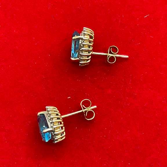 14K YELLOW GOLD TOPAZ AND DIAMONDS STUDS