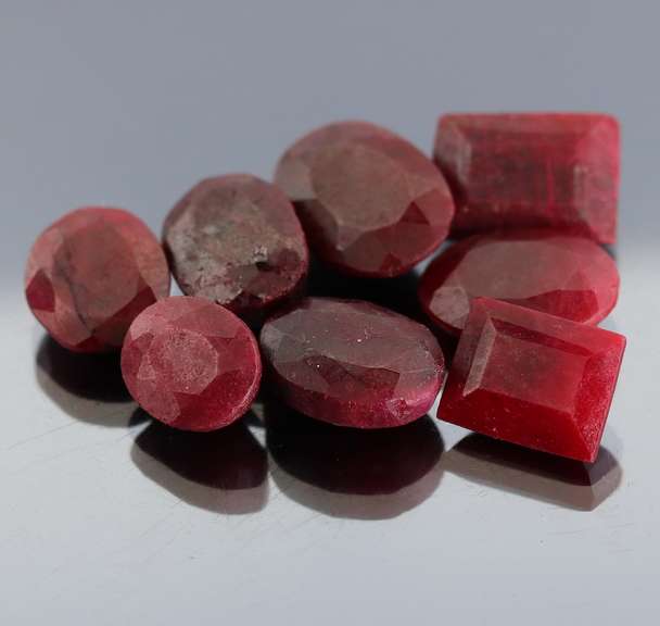 Outstanding 93.80ct collection of Rubies
