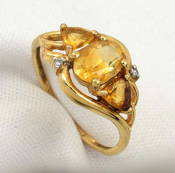 Cute 3 Citrine Ring