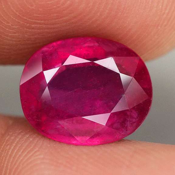 Stunning 5.62ct Imperial red Ruby