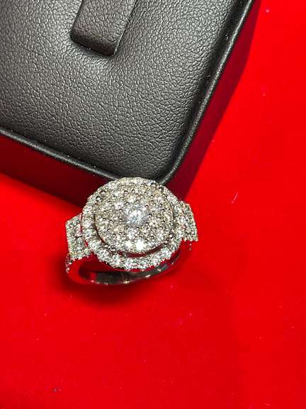 CERTIFIED 14K WHITE GOLD AND DIAMOND RING