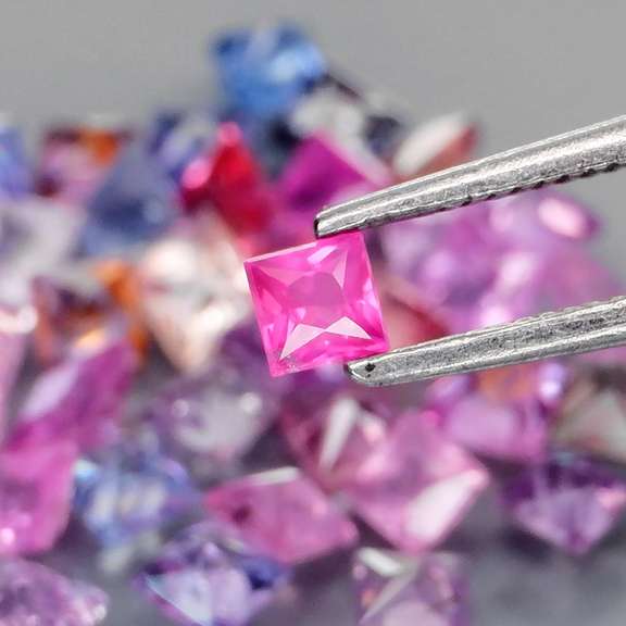 High caliber 5.02ct set of radiant princess cut Sapphires