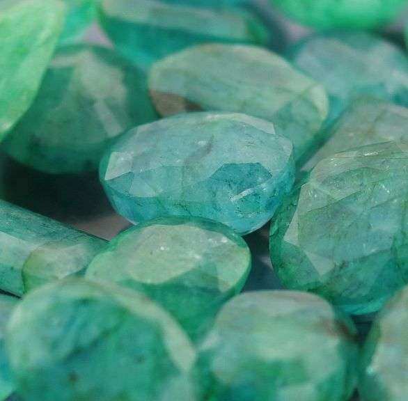 Heavy 236ct collection of Emeralds