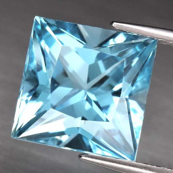 Pristine 4.83ct princess cut VS Swiss blue Topaz