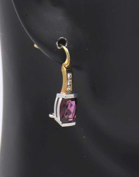 Charming Yellow Gold Garnet and Diamond Necklace with Matching Earrings
