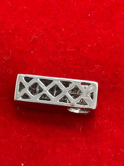 14K WHITE GOLD AND DIAMOND PENDANT