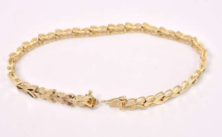 Shining Fancy Link Bracelet in 14K Yellow Gold