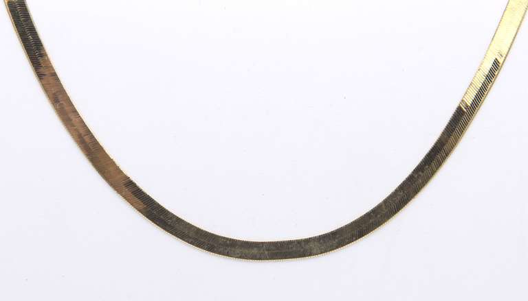 Attractive Yellow Gold Herringbone Chain Necklace