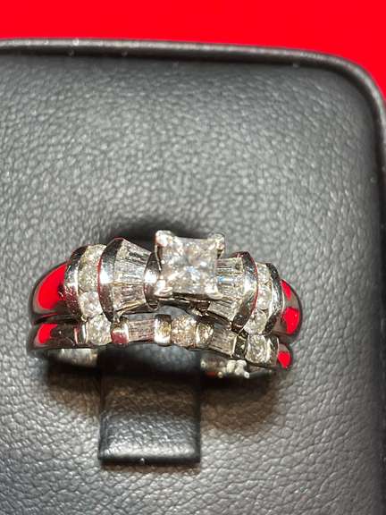 14K WHITE GOLD AND DIAMOND WEDDING SET