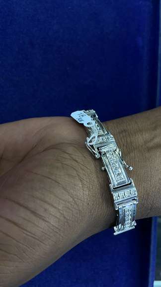 STUNNING 14K WHITE GOLD MENS DIAMOND BRACELET WITH UNIQUE LINK DESIGN
