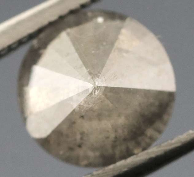 Beautiful 1.14ct gray and black Diamond solitare
