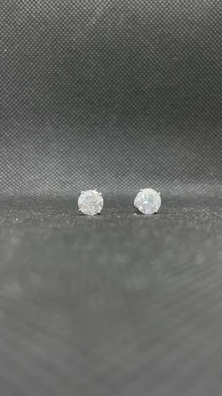 STUNNING 4.20 CARAT ROUND BRILLIANT DIAMONDS