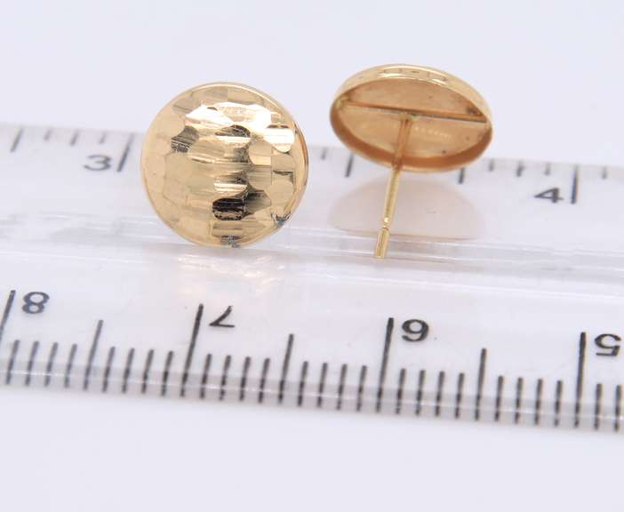 Nice Yellow Gold Bottom Stud Earrings