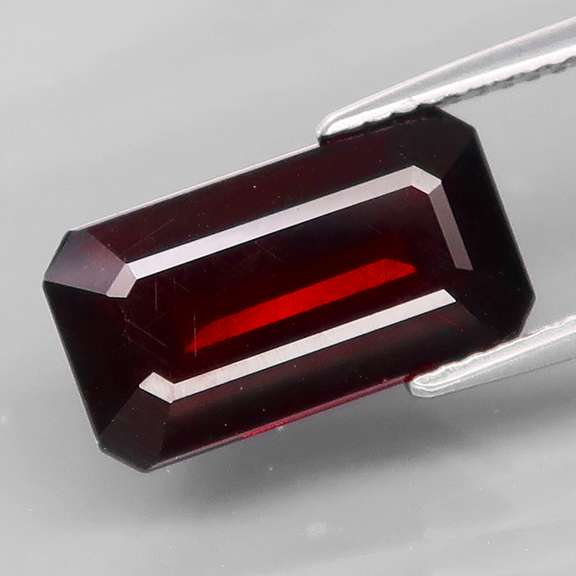 Midnight crimson 6.61ct Mozambique Garnet