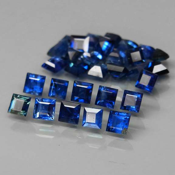 Heated only 4.42ct blue Sapphire set with multiple hues