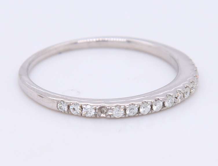 Dazzling White Gold Moissanite Engagement Ring Set